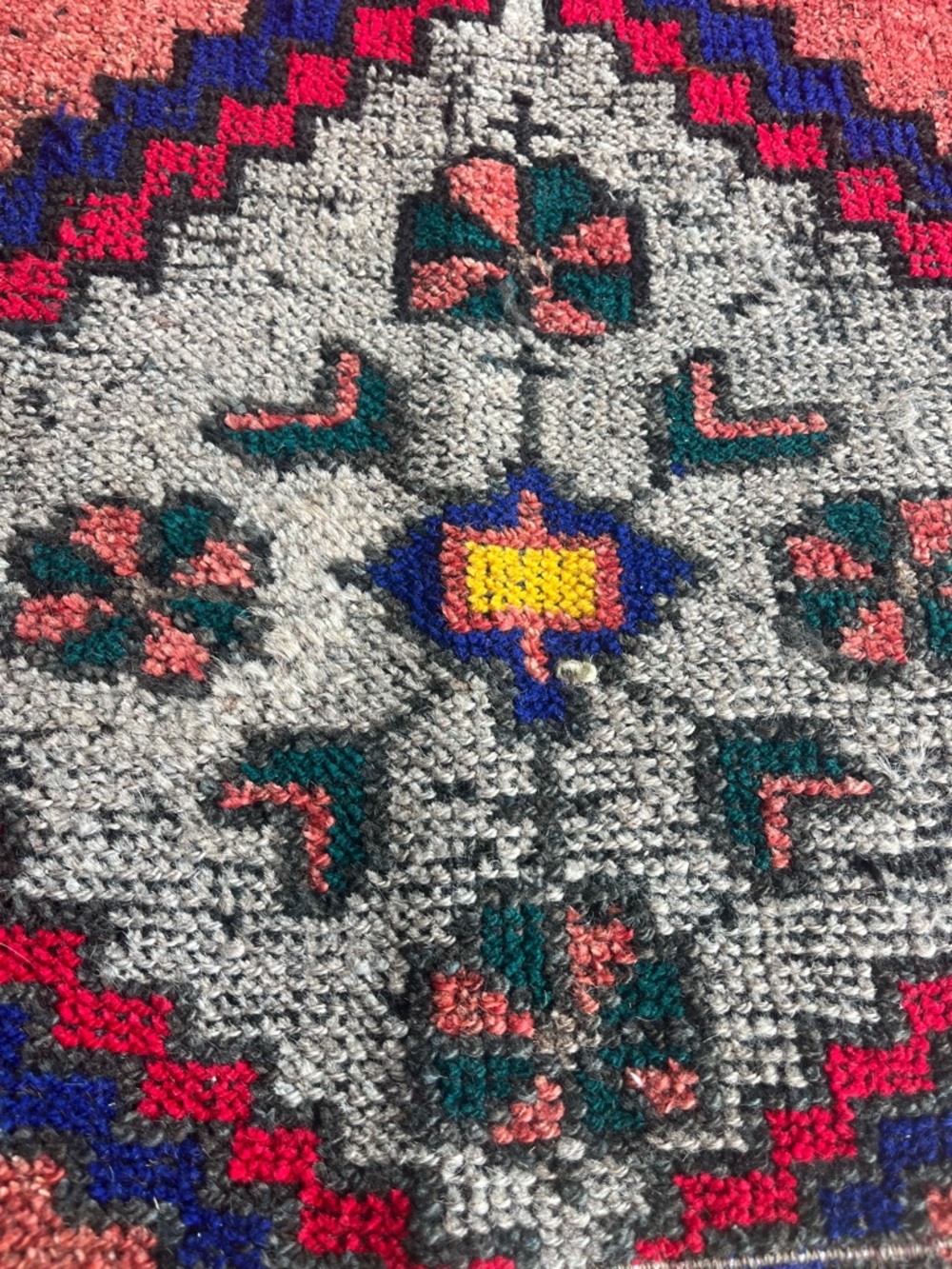 Amazing Handwoven Wool Turkish Rug - Picture 4 of 7